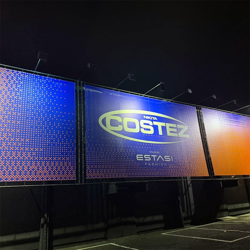 Striscione per locale notturno